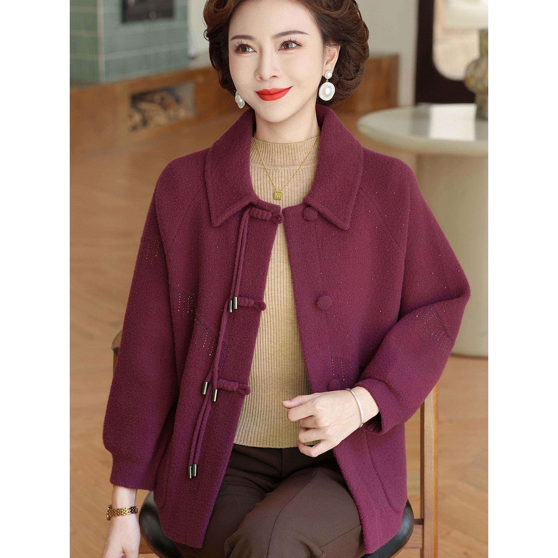 新品洋气妈妈装秋冬呢子外套中老年女装高贵加厚翻领国风针织开衫