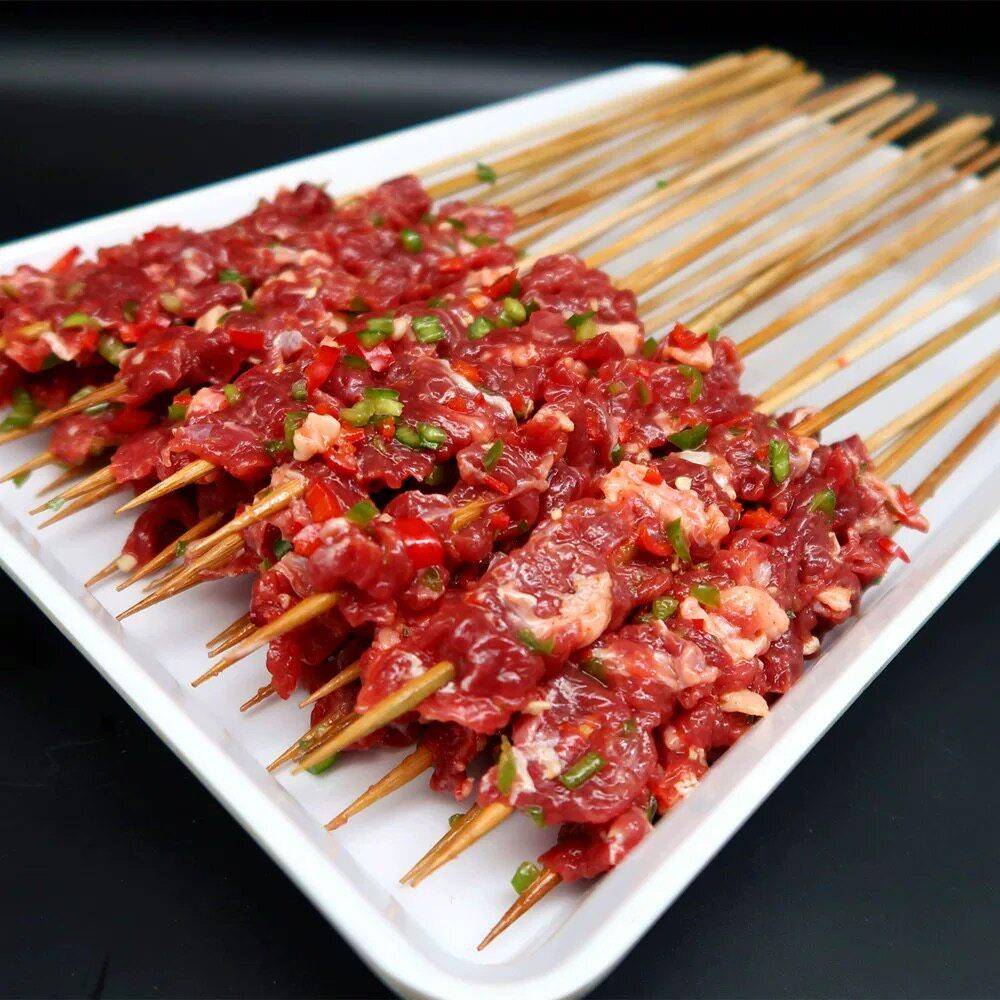 新品雪花吊龙牛肉串湘西黄牛肉辣椒牛肉串烧烤串食材半成品商用