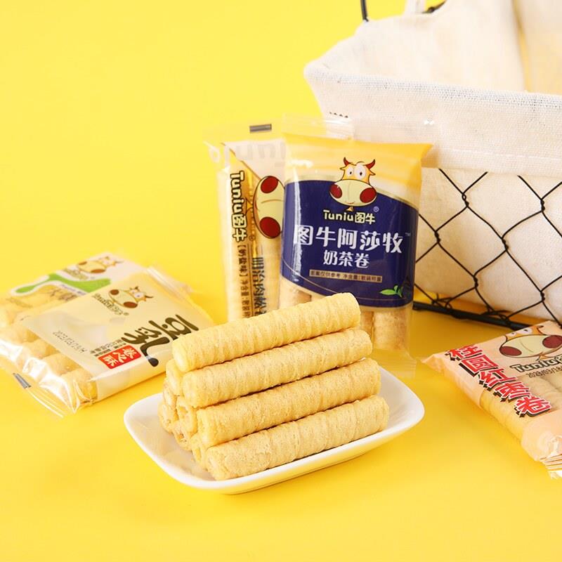 图牛咸蛋黄卷心酥整箱豆乳奶茶蛋黄芝士牛轧注心夹心小蛋卷饼干