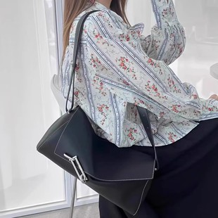 高级感锁盒包锁扣包真皮腋下包大容量时尚小众设计师单肩斜挎包