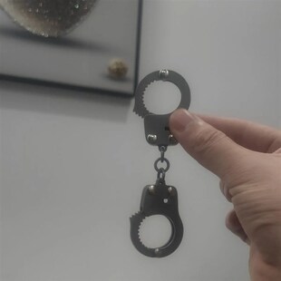 创意钥匙子母手扣锁脚趾拷成人道具密室游戏手指扣减压玩具登山扣