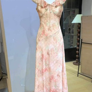 2025夏法式 连衣裙 度假风气质浪漫温柔彩色晕染荷叶边V领扎染修身