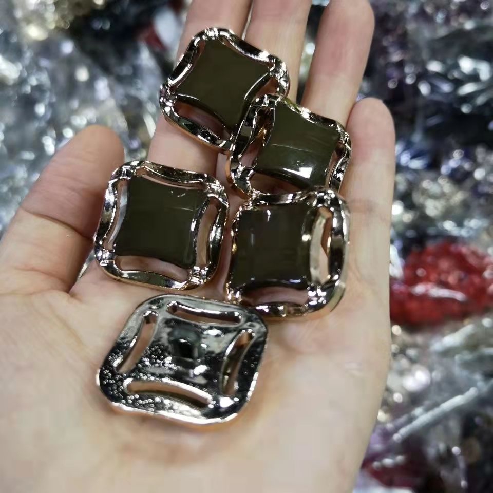 大衣扣子正方形镂空黑色枣红色墨绿色米色咖色3公分