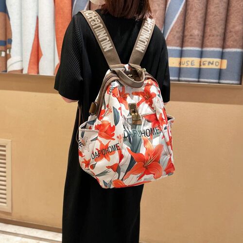 外出轻便旅行双肩包女2024新A款时尚洋气女士背包防水大容量旅游