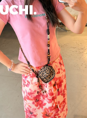 《涩谷辣妹》PUCHI.噗哧商店 豹纹手机斜挂长款小包包背夹手机挂
