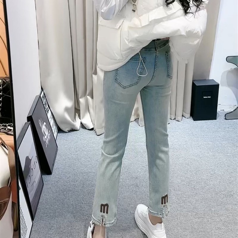 2024秋季新款大码弹力直u筒裤显瘦刺绣烟管裤胖妹妹遮肉九分铅笔