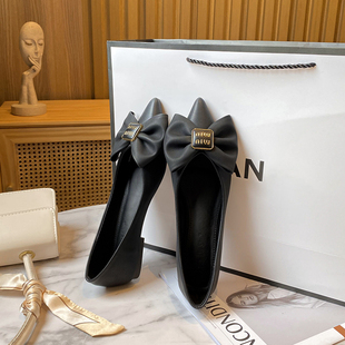 春秋尖头单鞋女平底浅口百搭2023新款豆豆软底瓢鞋大码女Y鞋41一4