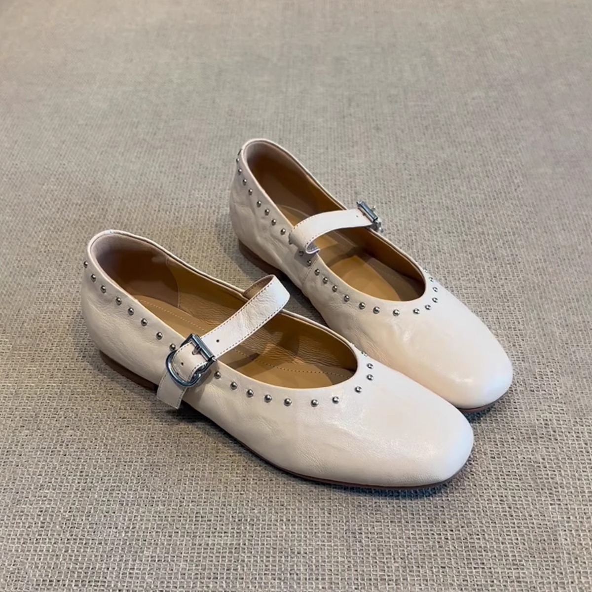 法式复古铆钉温柔圆头玛丽珍鞋女