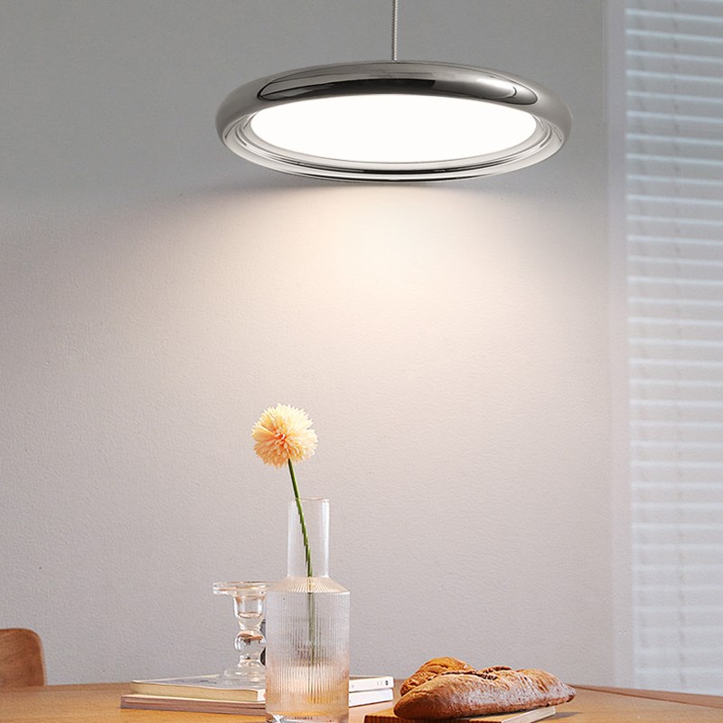 至御餐厅灯现代意大利极简设计师创意三头网红北欧飞碟餐桌吊灯