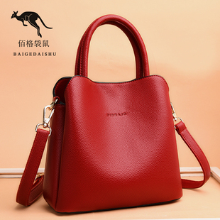 软皮水桶包2021新款秋冬头层牛皮手提包大容量真皮中年妈妈斜挎包