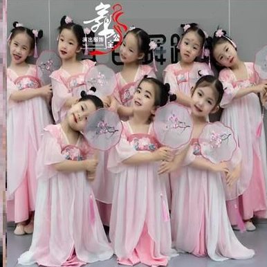 小酒演出服女童古风笑节61儿童舞蹈服幼儿园一馆桃花汉服妆六胭脂