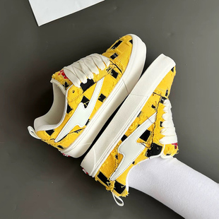 情侣新款 TINMUU 刺绣板鞋 天牧闪电炸街学院生增高时尚 明星同款