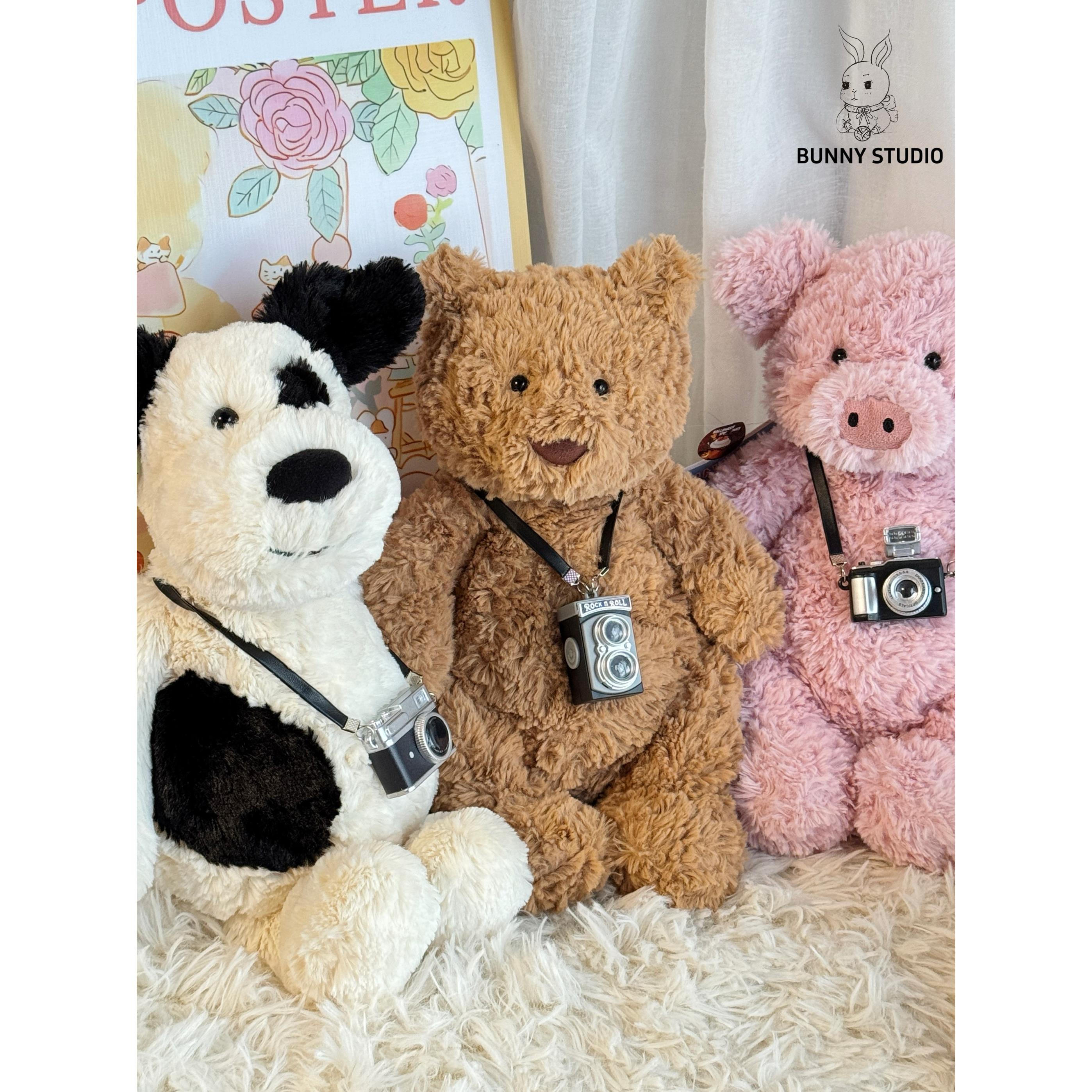 巴塞罗熊毛绒玩偶配饰迷你小相机小斜挎包玩偶领结娃衣项链饰品