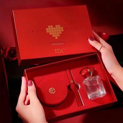 挚爱红调美妆套装情人节礼物彩妆三件套礼盒气垫唇釉香水大牌