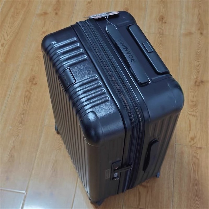 高品质基础款行李箱pc材质静音万向D轮密码箱20寸登机箱28寸托运