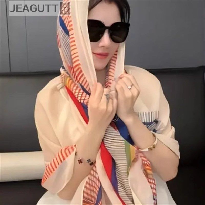 夏季薄款披肩女多功o能新疆海边旅游日常空调房百搭丝巾斗篷女外