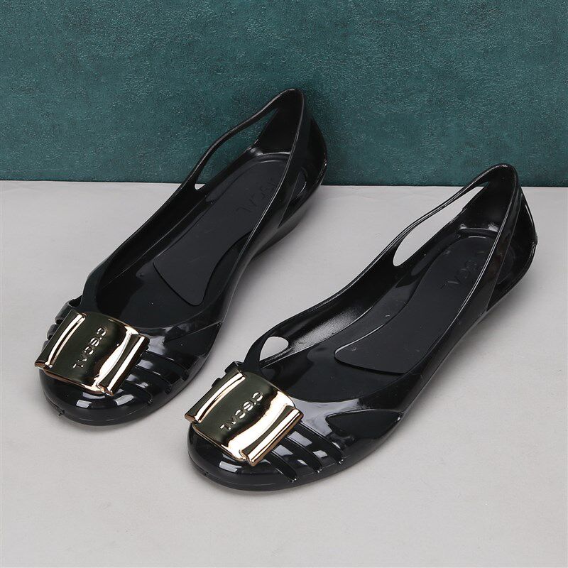 夏季沙滩鞋2024新款镂空果冻鞋女防水塑料平底凉鞋W雨鞋软底一脚