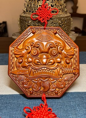 青蚨黄眉庵桃木E狮头咬剑挂摆件