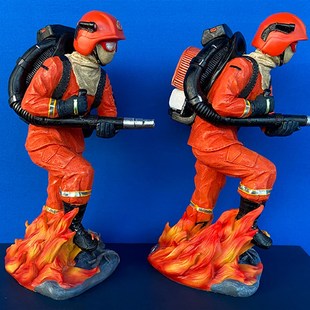 红门文化推荐 消防创意纪念品竞赛奖品 森林消防雕塑摆件冲出火海