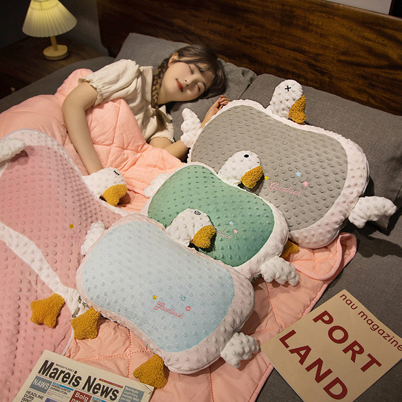 大鹅抱枕被子两用公室折叠午睡枕头二合一毯子沙发汽车靠枕车载