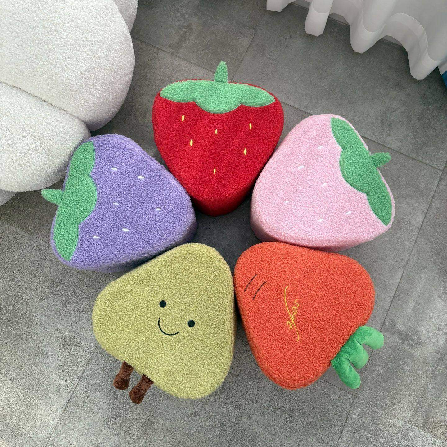 手工diy三个奶粉罐改造儿童创意坐凳套草莓可爱简约凳子绒布外套,玩具/童车/益智/积木/模型,毛绒/玩偶/公仔/布艺类玩具,淘宝优惠券,粉丝福利购,淘宝优惠卷