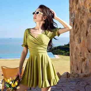 带钢圈女款大码泳衣女胖mm遮肚显瘦连体保守大罩杯泡温泉高级女士