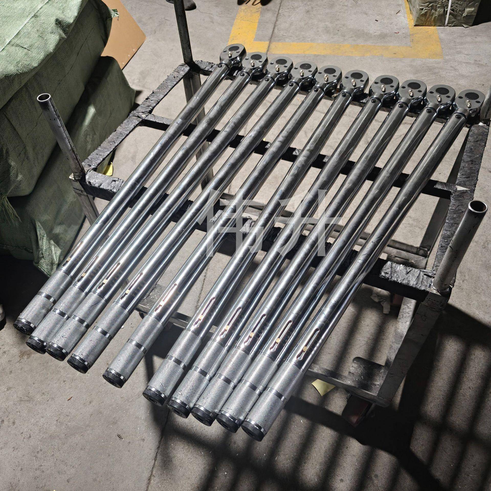 传送带滚筒轴承螺栓扭矩控制扳手咔哒式扭力扳手100Nm厂家