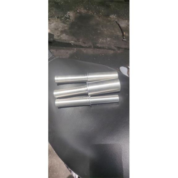 厂家直销 摩托车单摇臂起车架 轴心 春风凯越钱江赛科龙杜卡迪