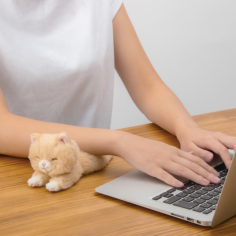 空间猫咪抱枕公仔护手垫毛绒玩具可爱娃娃橘猫玩偶生日礼物女
