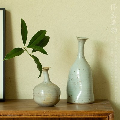 草木灰日式侘寂粗陶小花瓶手工花器迷你小号茶席禅意花插复古做旧