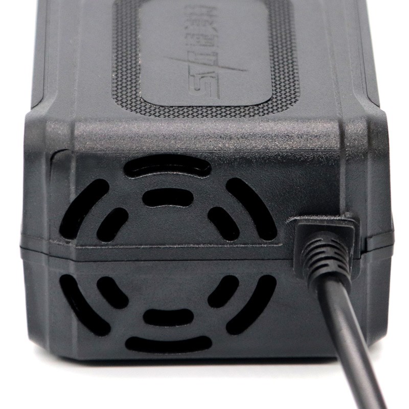 电动三轮车四轮车智能脉冲修复充电器72V60Ah铅酸电池智能充电器