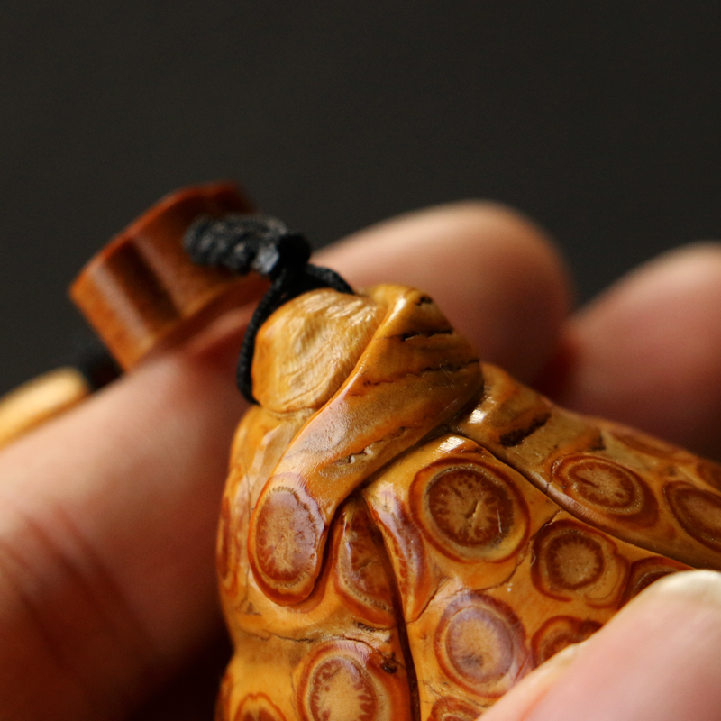 精品纯手工雕刻满钉老竹根雕刻活籽莲蓬小挂件十几年老料竹把玩件