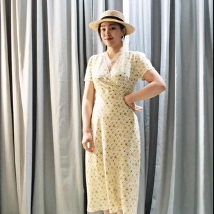 法式复古柠檬黄茶歇裙女夏季小清新v领显瘦中长款修身显瘦连衣裙