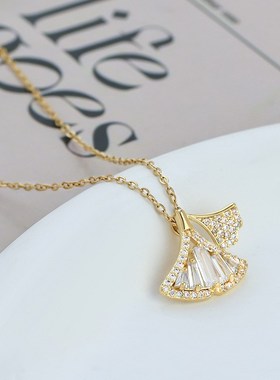 真金电镀微镶锆石气质锁骨链女高级感银杏叶吊坠项链个性百搭颈链