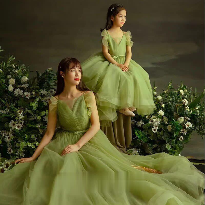 亲子礼服拍摄2024影楼拍摄婚礼蓬蓬裙小主持人女童儿童母女晚礼服