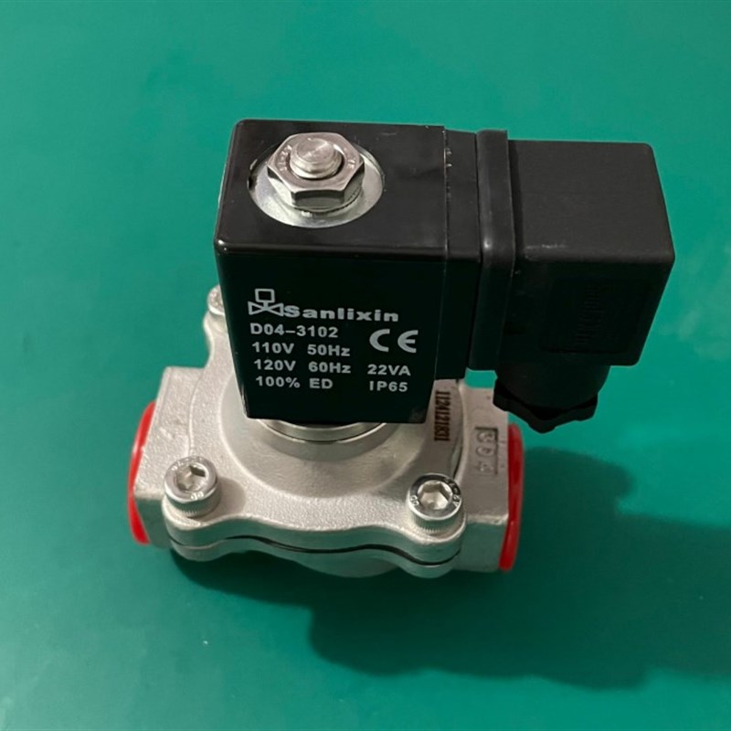 AC110V 二通电磁阀3/4-304  常闭式 不锈钢阀体+线圈