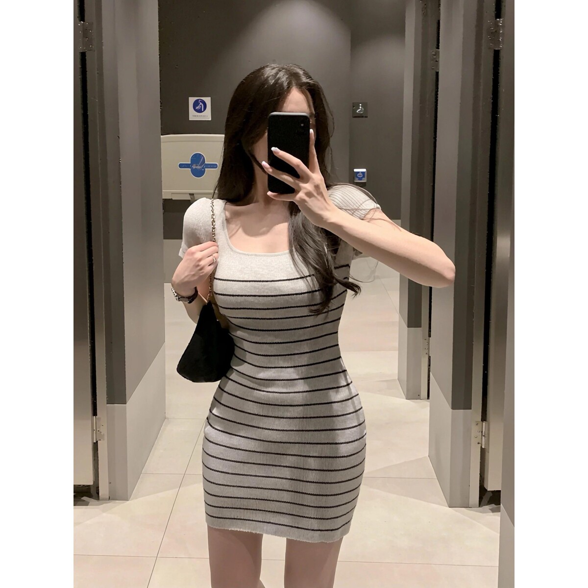 夏季T恤收腰纯女条纹连衣裙欲短袖包臀显瘦撞色方领短裙针织新款