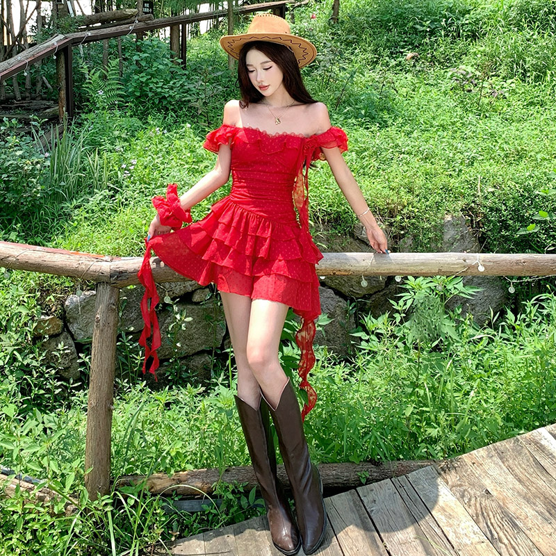 云南大理旅游度假裙子显白红色连衣裙俏皮减龄小个子吊带裙子短裙