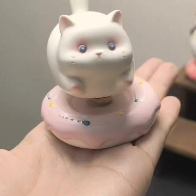 可爱暹罗猫咪手办公仔摇