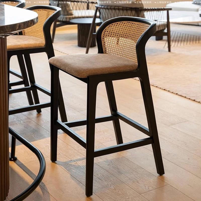 北欧实木高脚椅家用高脚凳子客厅岛台餐椅吧台椅前台藤编吧台椅