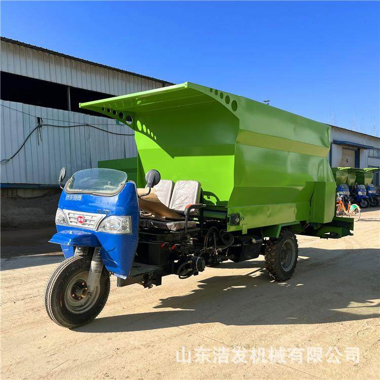刮板出料羊棚均匀布料车养殖场三轮饲料撒料车25马力牛羊场运草车,清洗/食品/商业设备,其他食品加工设备,淘宝优惠券,粉丝福利购,淘宝优惠卷