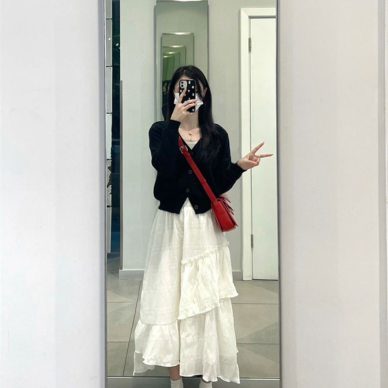 法式千金肌理感不规则蛋糕半身裙黑色V领长袖针织衫两件套秋冬装