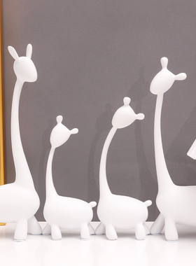 一家四口鹿摆件客厅玄关橱窗电视酒柜三口之家装饰品乔迁新婚礼物