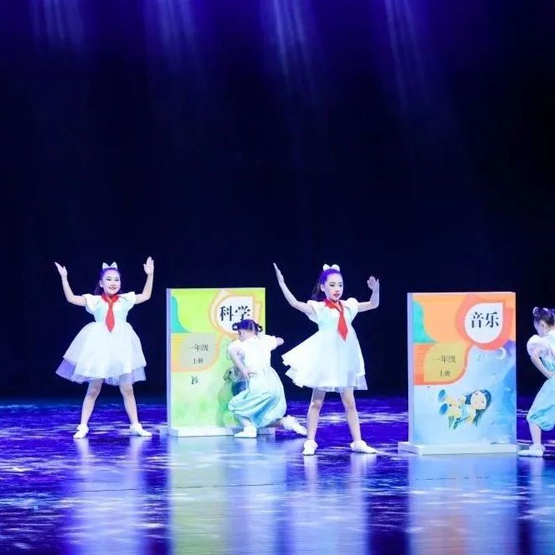 新款小荷风采一年级我不怕儿童演出服六一幼儿舞蹈服再见幼儿园服