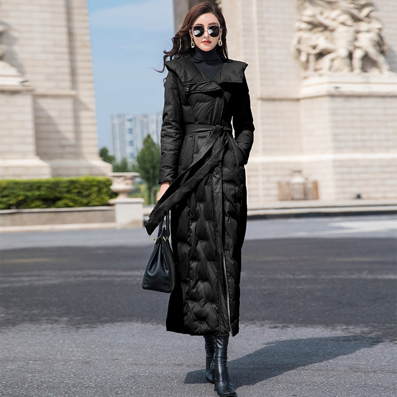 长款收腰羽绒服女到脚踝2021冬季时尚新款黑色过膝轻薄外套超长