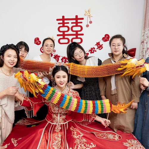 剪纸舞龙结婚拉花接亲舞狮玩具新娘伴娘晨袍拍照道具婚房布置接亲