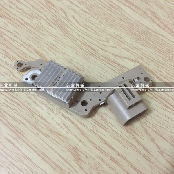 五十铃泵车搅拌车 发电机调节器  发电机配件 6WF1 三一中联