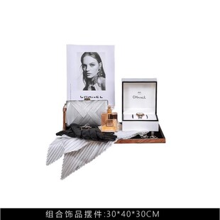 轻奢样板间衣帽间衣柜包包收纳盒妆台饰品组合摆件道具展厅架陈设