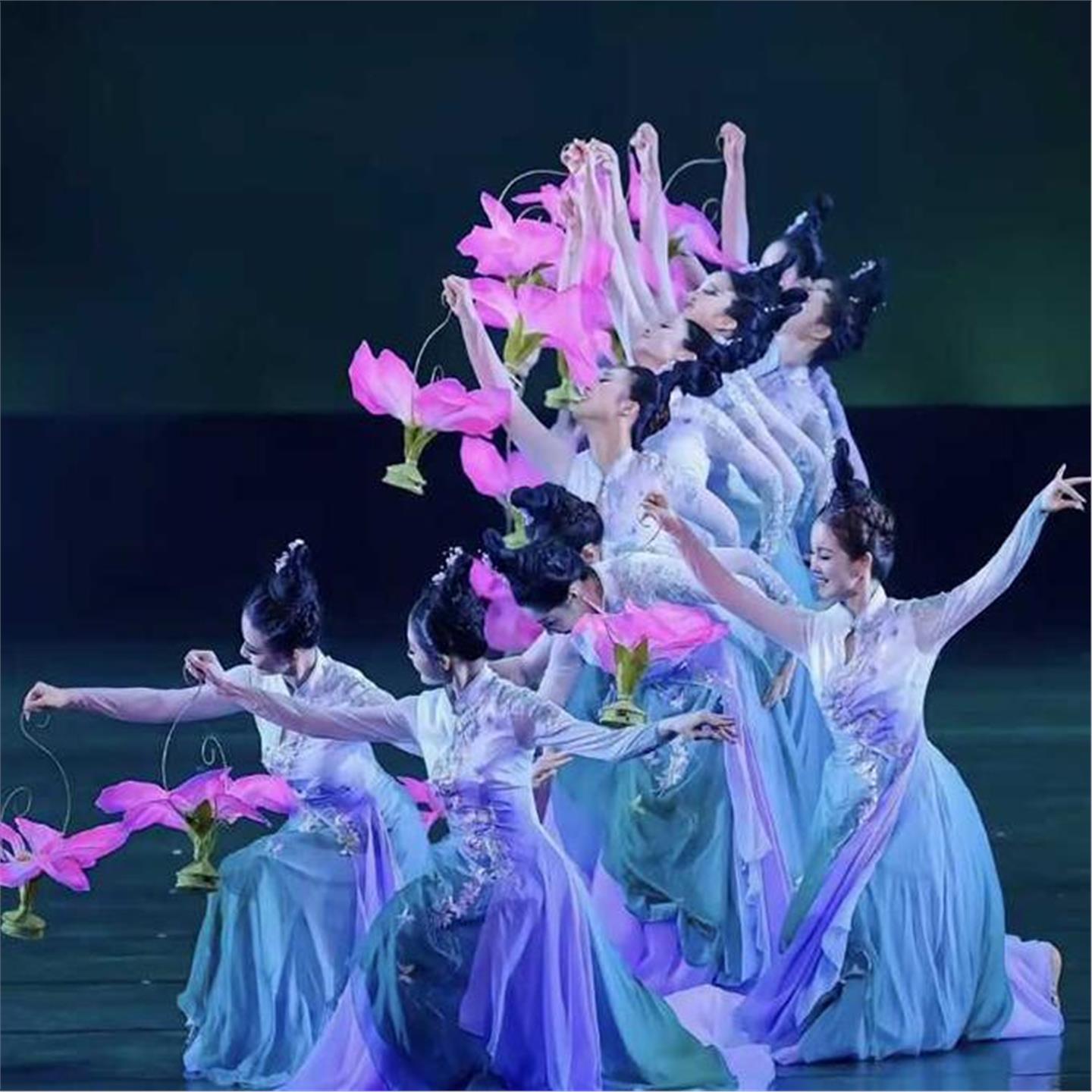 芳菲漫影月明中古典舞演出