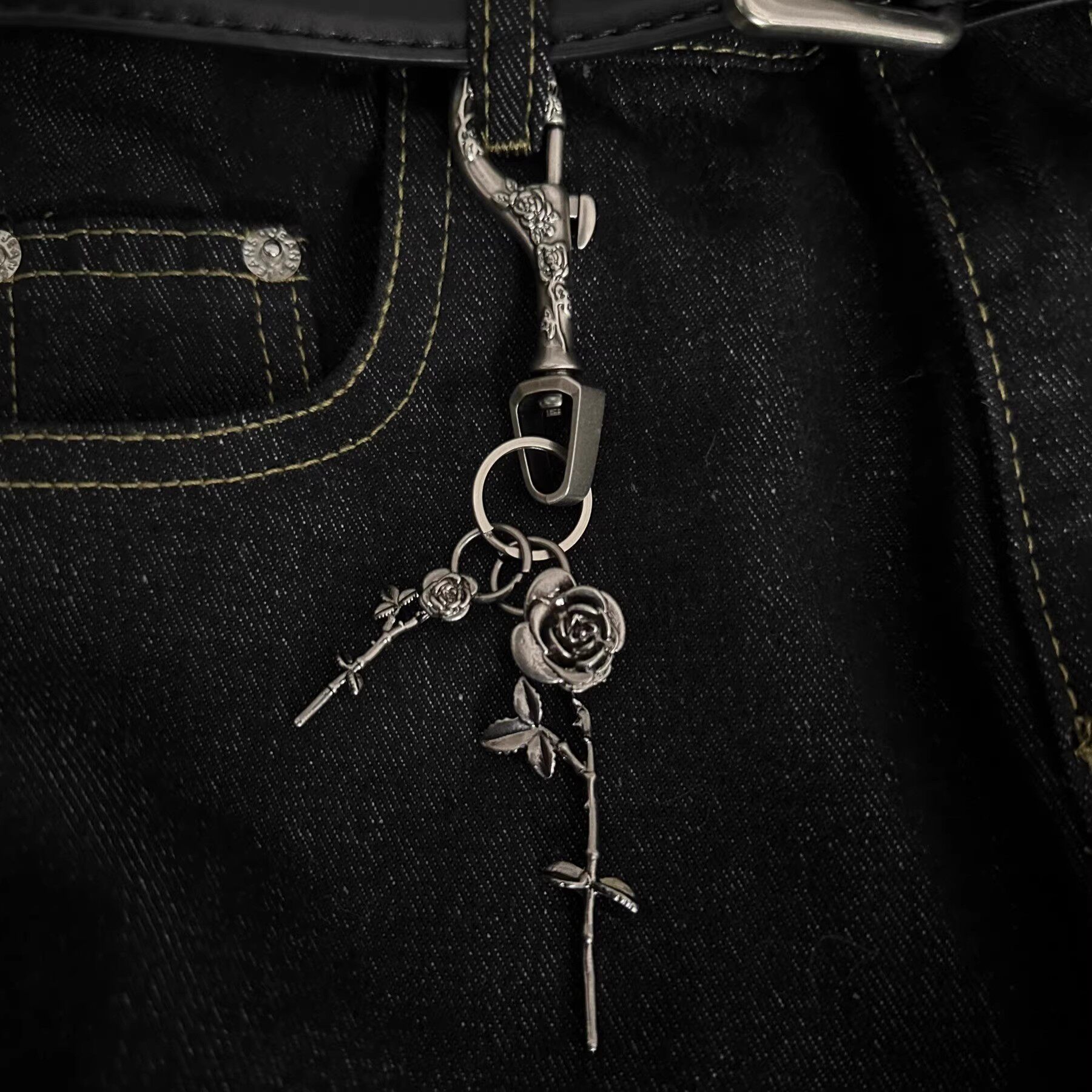 erd风复古玫瑰金属浮雕裤链钥匙扣挂饰男女潮做旧ins先锋设计小众